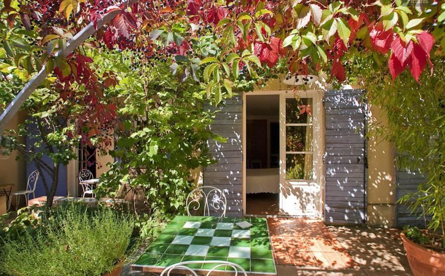 Clos Des Iris Hotel
